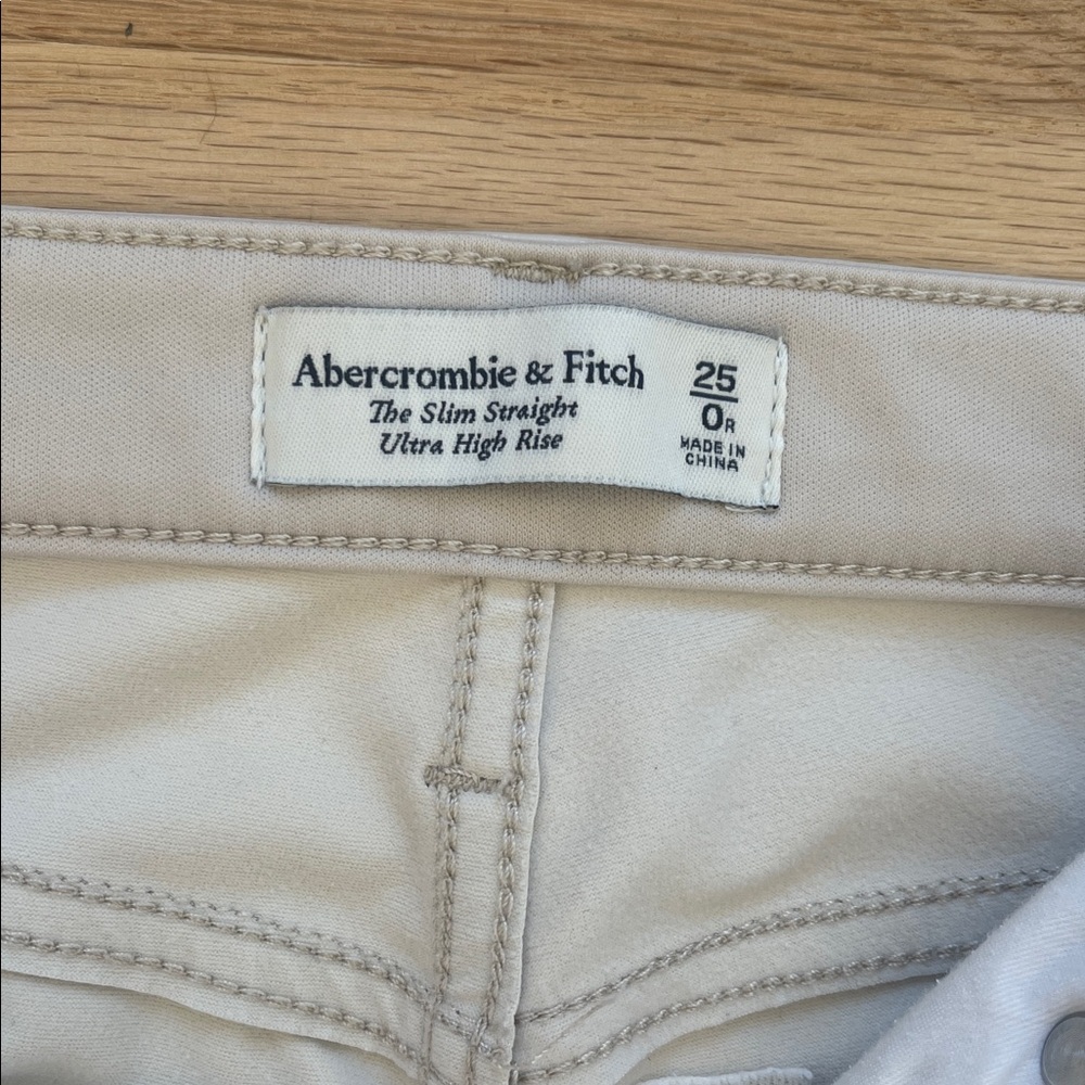 Abercrombie & Fitch Women's Off-White Straight Leg Jeans size 25/0R - Picture 3 of 9